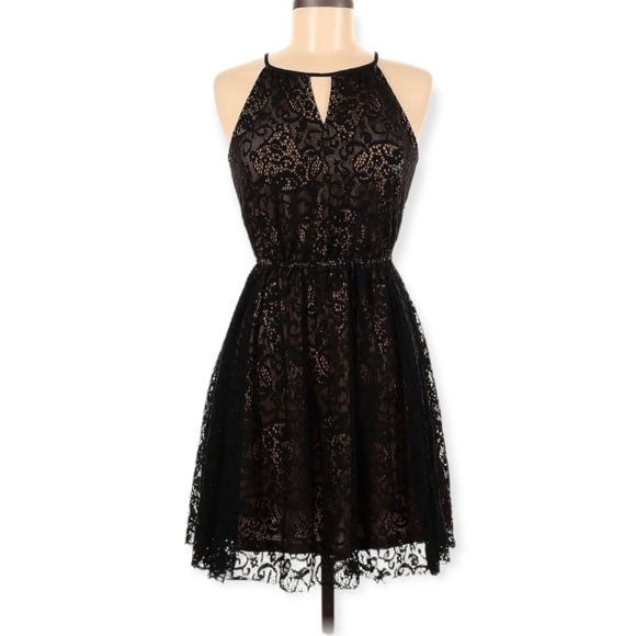 Adrianna Papell Lace Overlay Cocktail Mini Dress Size Medium - Picture 1 of 3